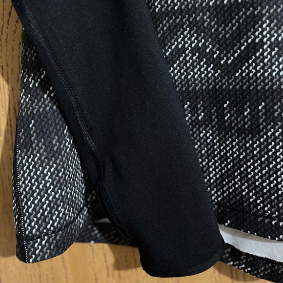 Nike PRO Women Black & White Athletic Turtleneck Shirt in Abstract Print Sz-XL - Picture 4 of 6